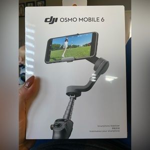 DJI Omso Mobile 6 (smartphone stabilizer)